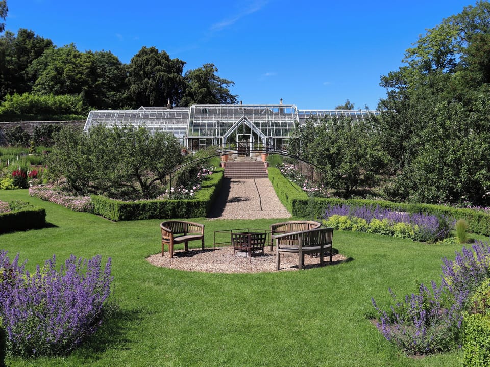 Garden and grounds | Heather Cottage - Teasses Holidays, Leven