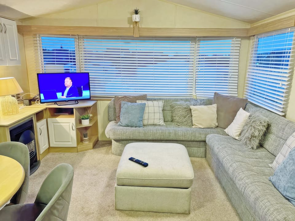 Living area | Willerby Vacation, Penrhyn Bay