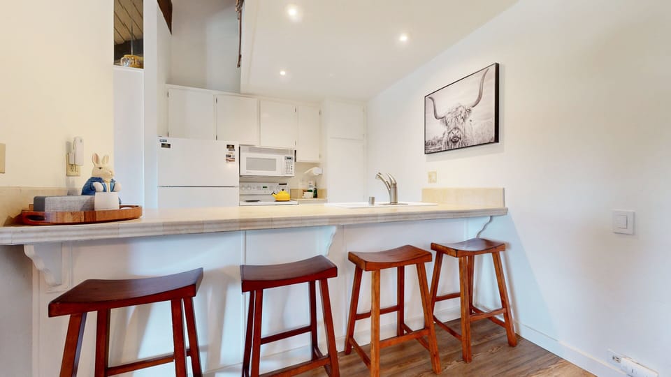 Indoors, Bar Stool, Furniture, Kitchen, Appliance