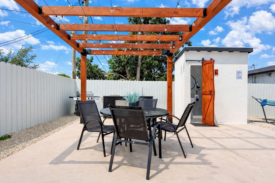 Outdoor dining
