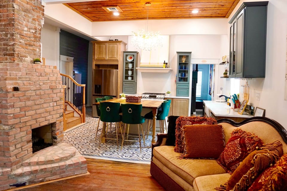 Living room to kitchen