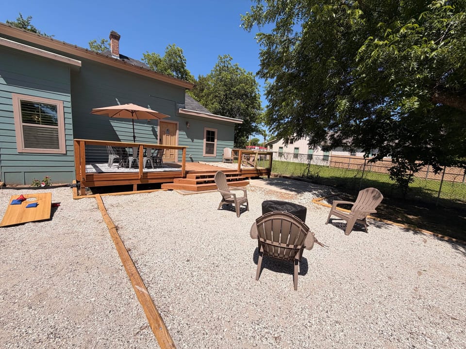  Backyard hang out  - Outdoor dining BBQ Fire pit cornhole outdoor games 