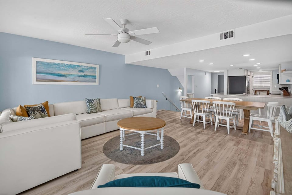 Between the Tides - Miramar Beach - Living Room & Dining Room