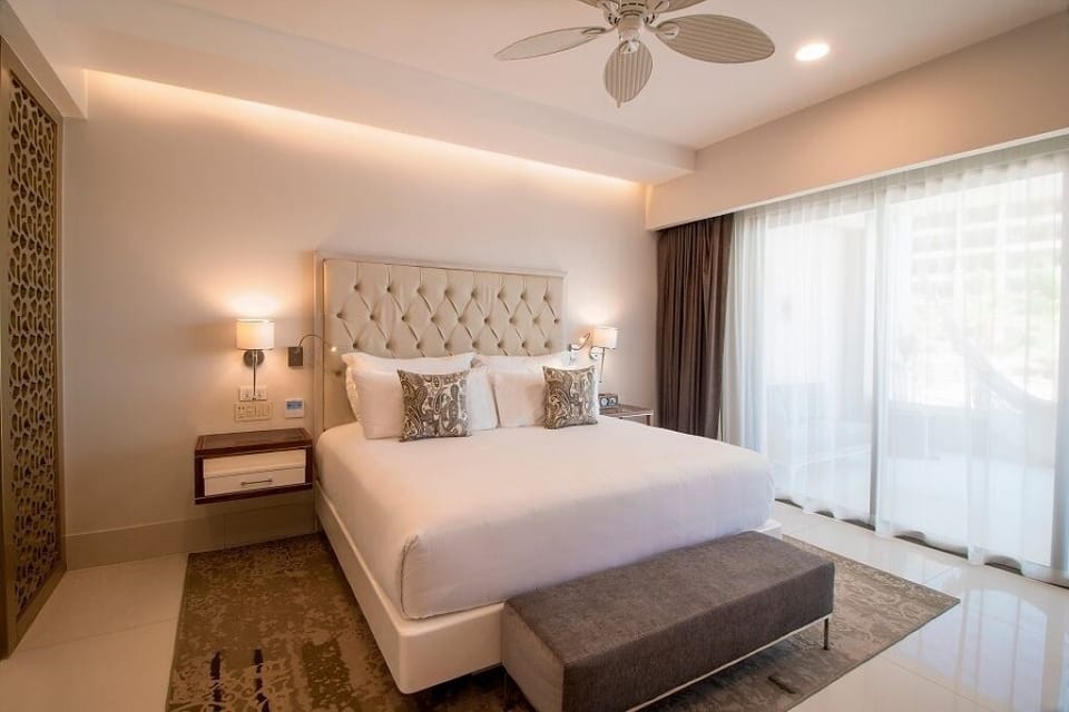 Junior Suite – King bed configuration