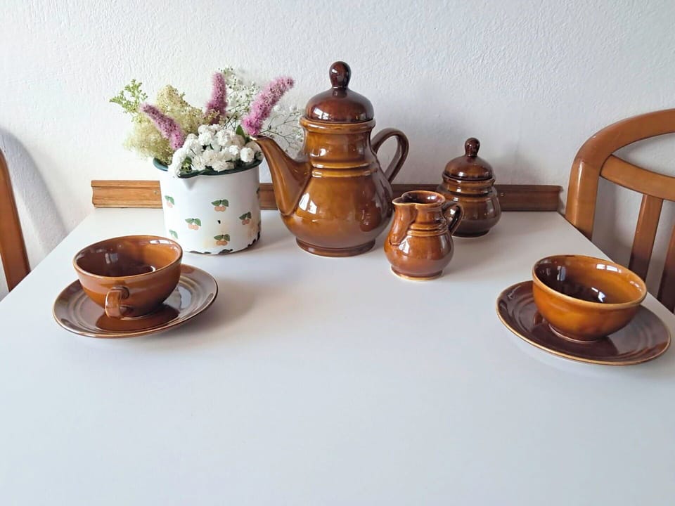 Serveware, Tableware, Dishware, Pottery, Porcelain, Ceramic, Cup, Brown