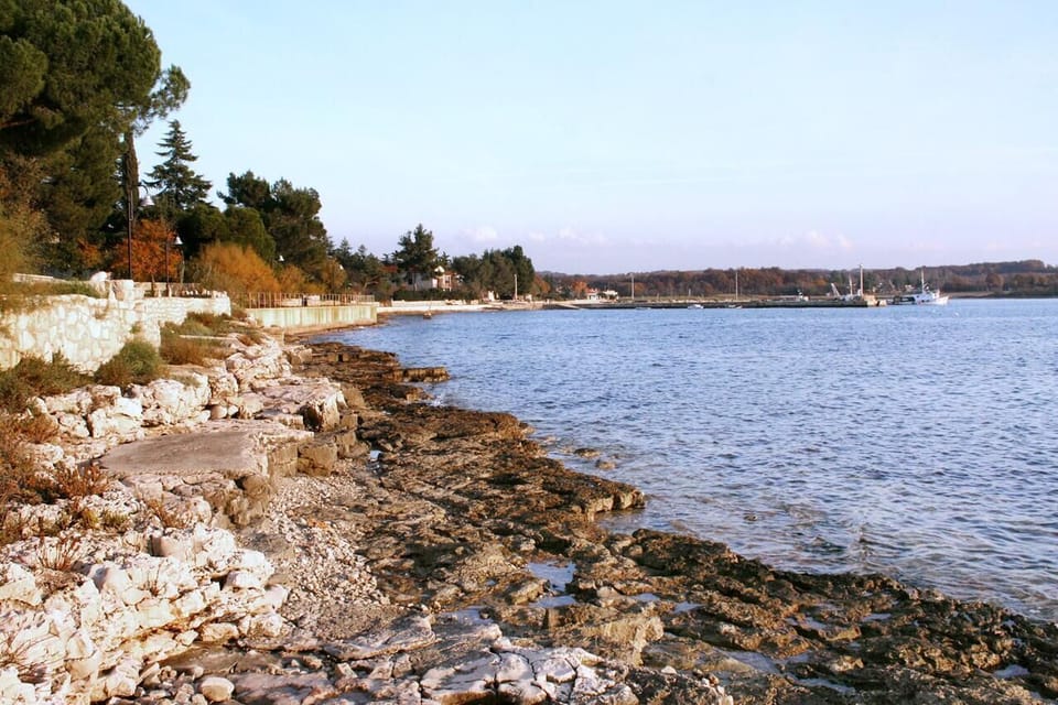 Nearby beaches
