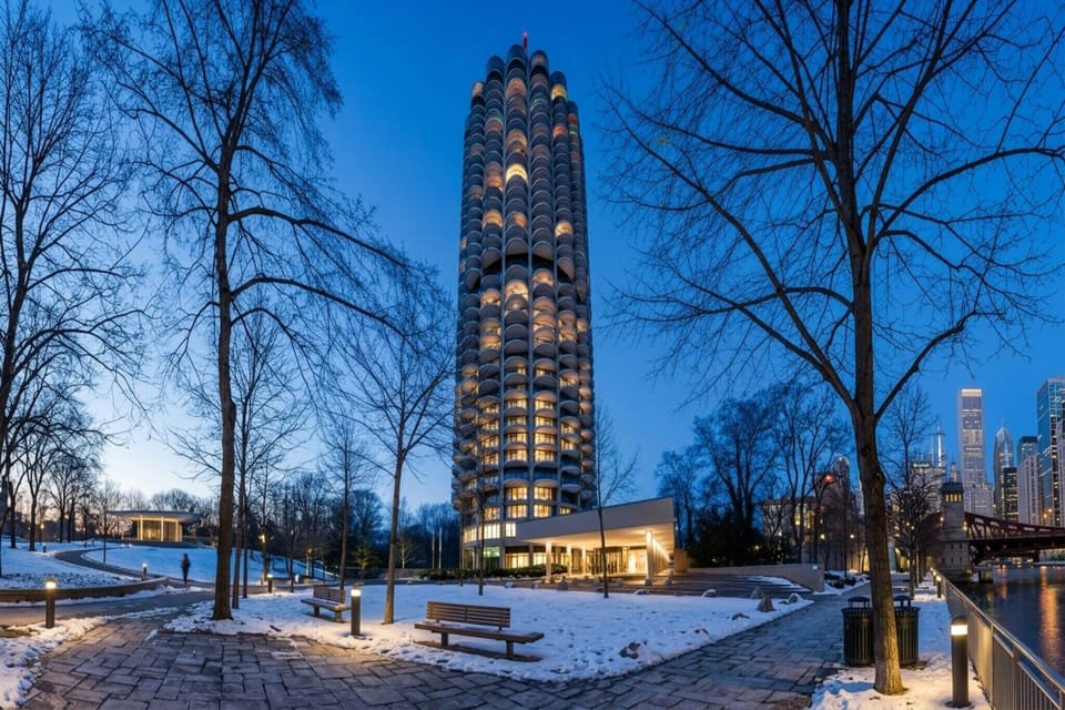 Hotel Exterior [winter]