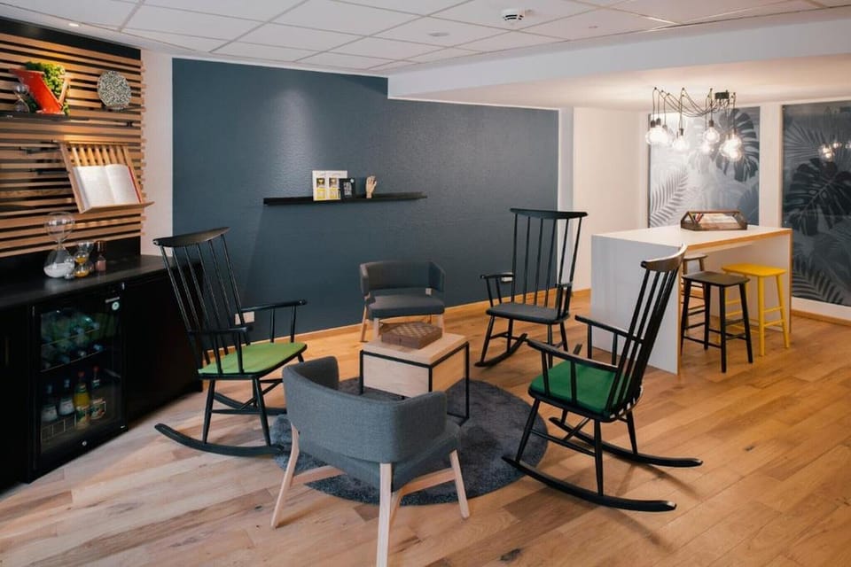Entrance / Reception