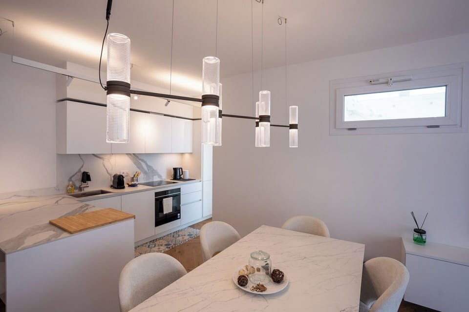 Autumn, Kitchen, Living Room, Spring, Summer