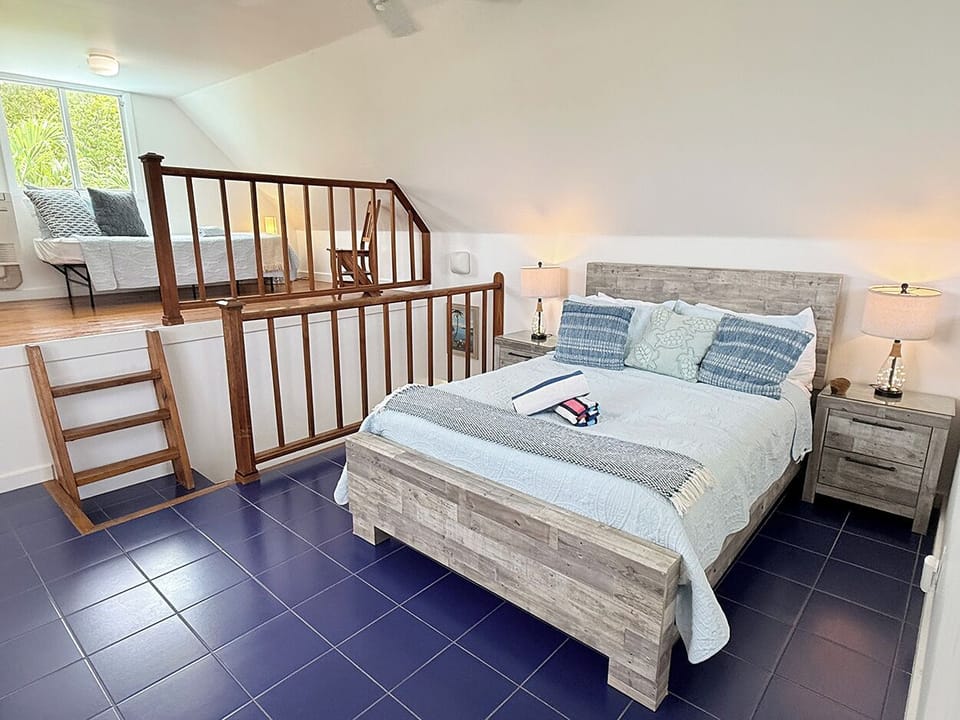 ...twin size bed for additional sleeping