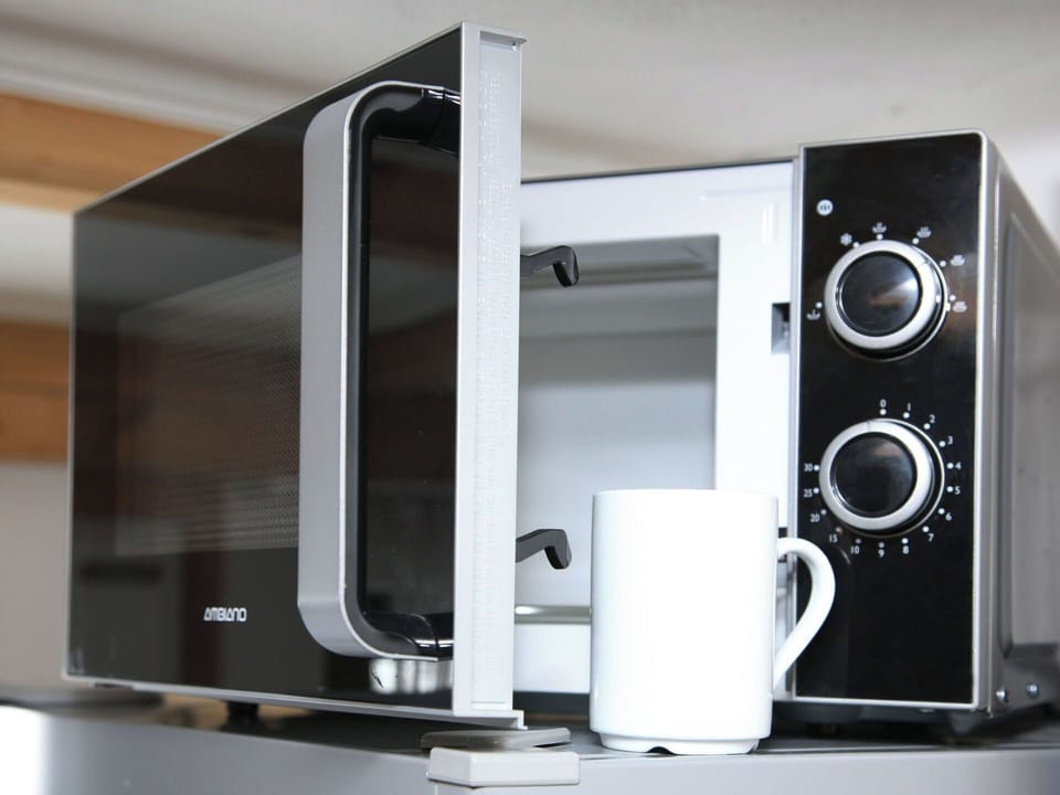 Kitchen Appliance, Home Appliance, Small Appliance, Kitchen, Countertop, Major Appliance, Machine, Microwave Oven, Cabinetry