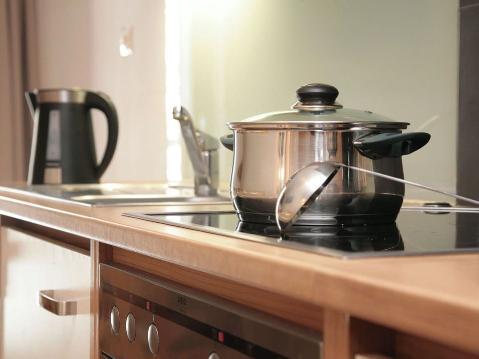 Kitchen Appliance, Kitchen, Major Appliance, Home Appliance, Kitchen Stove, Stove, Gas Stove, Small Appliance