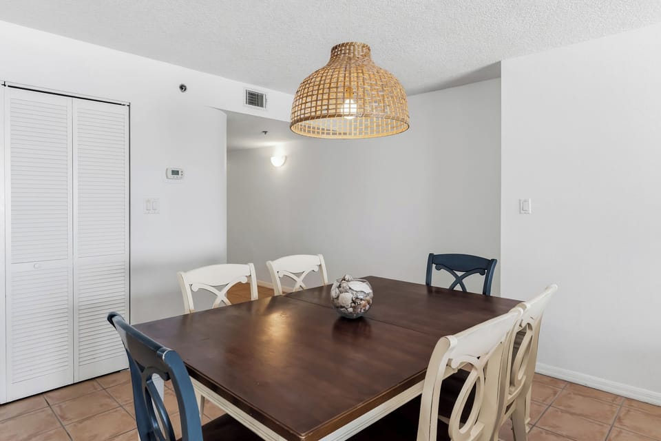 JC Resorts Beach Palms 408 Dining Room Indian Shores-1(2048 Pixels)12