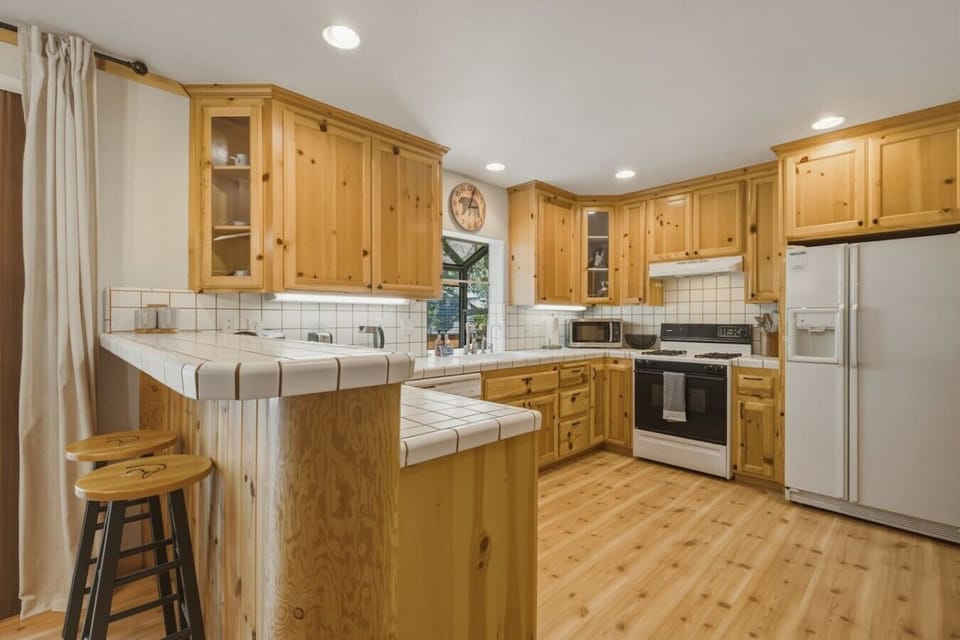 Fully stocked kitchen