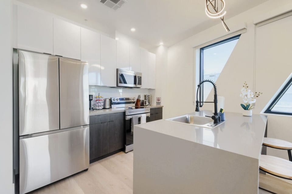 Kitchen with Refrigerator/Stove/Oven