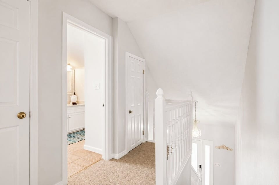 Bright and airy upstairs hallway landing