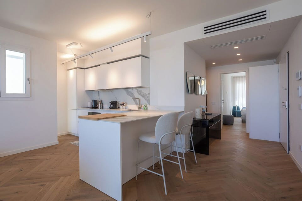 Autumn, Kitchen, Living Room, Spring, Summer