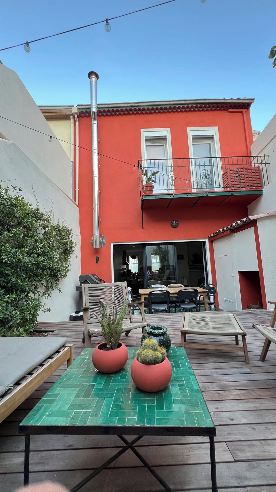 Outdoor dining