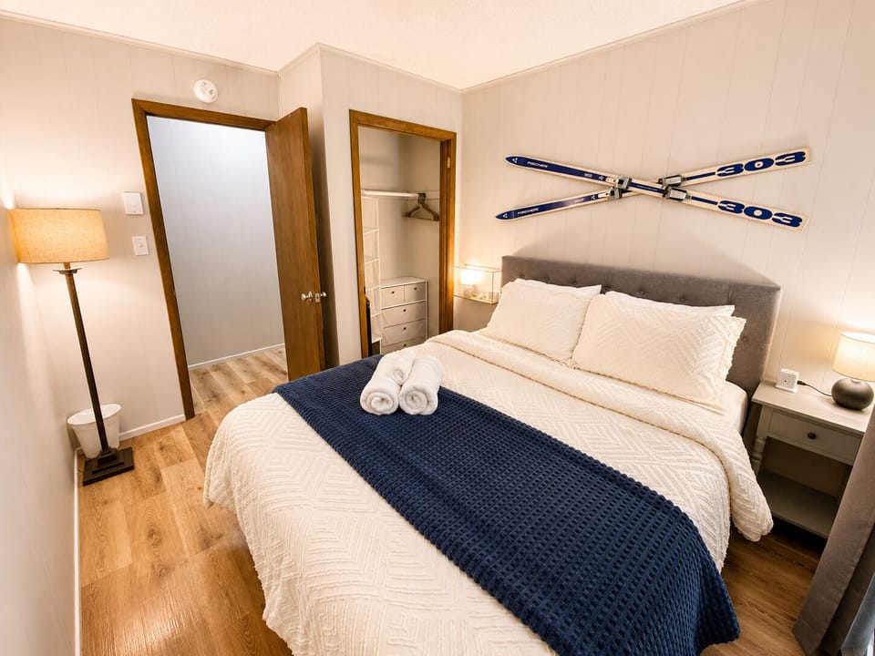 First Floor Queen Room