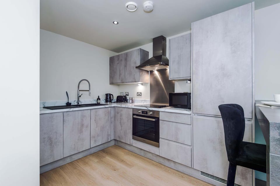 Modern Fully Equipped Kitchen