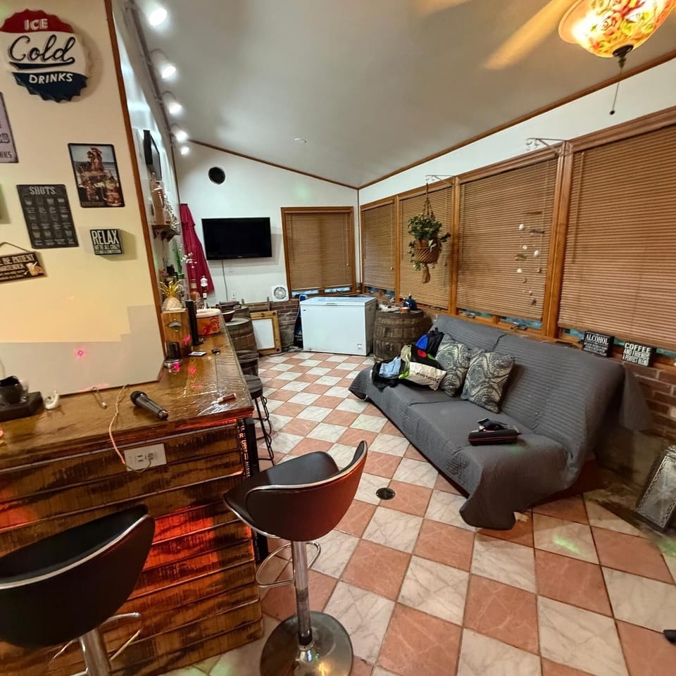 Bar room