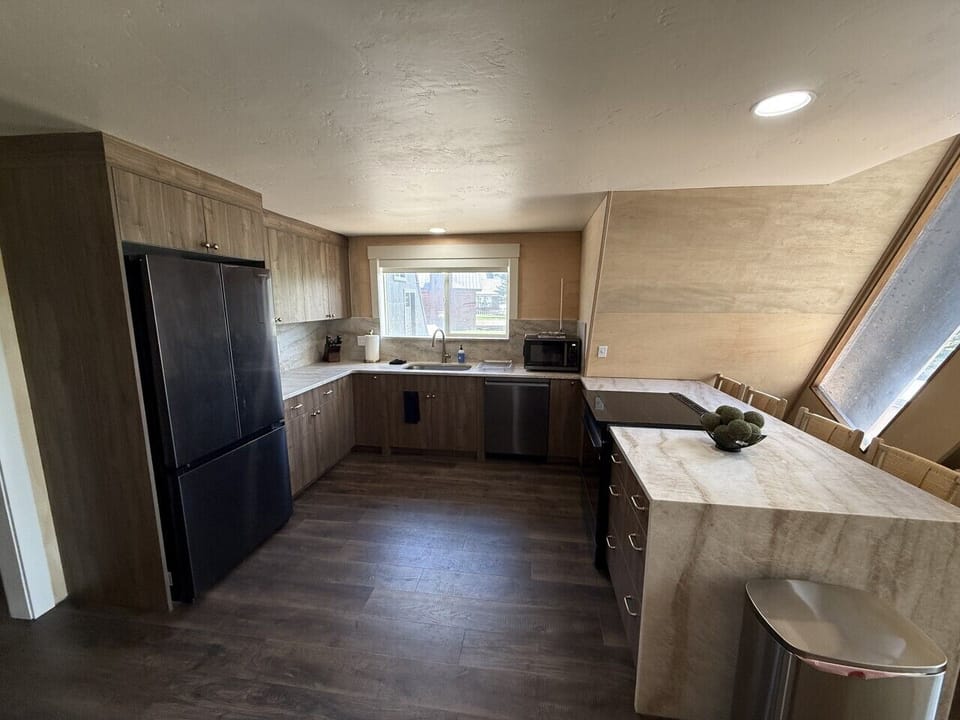 Full kitchen on main floor