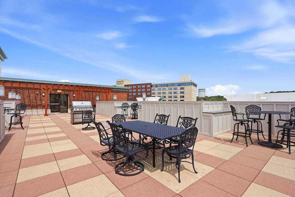Rooftop Patio with Grill