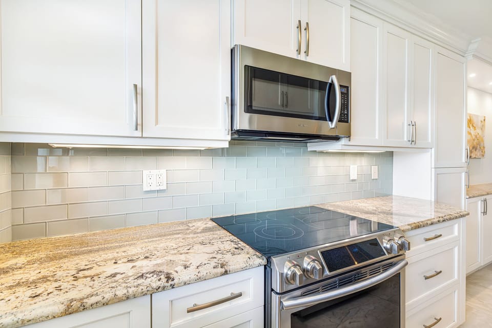 Well-equipped kitchen for extended seasonal stays