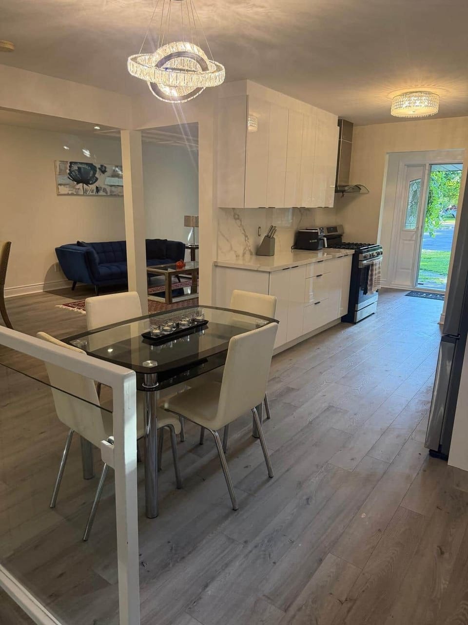 Kitchen & Kitchen Dining