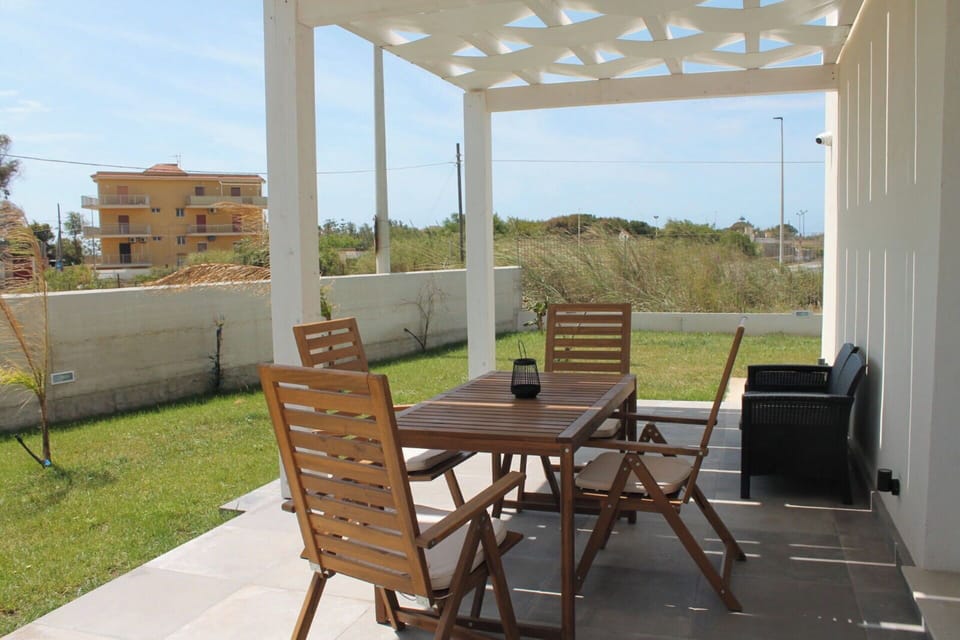Autumn, Balcony / Terrace / Patio, Garden, Spring, Summer