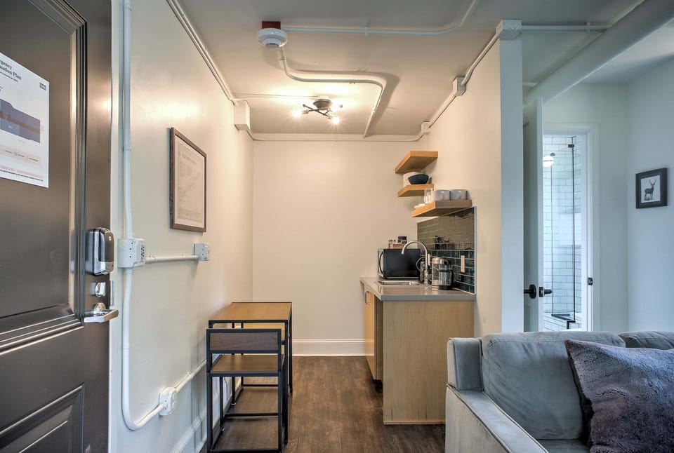 The Sabel Collection | Unit 102