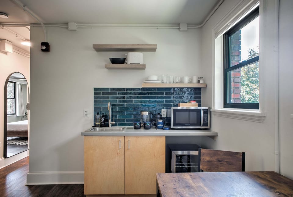 The Sabel Collection | Unit 104