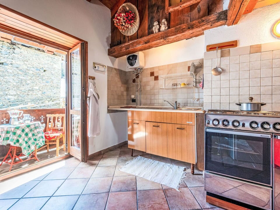 Wood, Home, Door, Cottage, Kitchen, Wood Stain, Hardwood, Countertop, Log Cabin, Tile