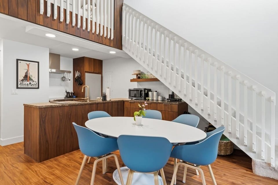 6 person dining table
