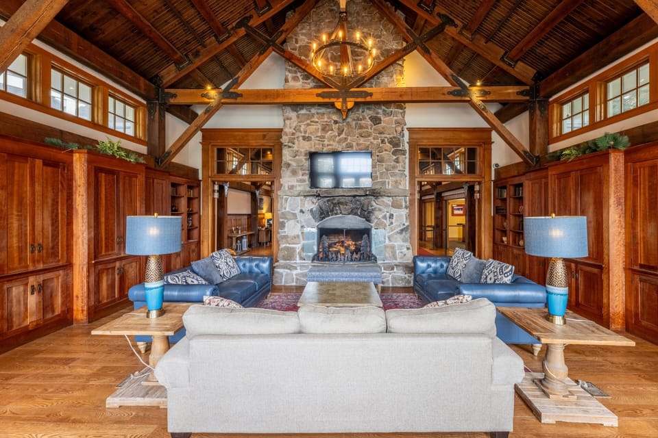 Indoors, Furniture, Living Room, Hardwood, Couch