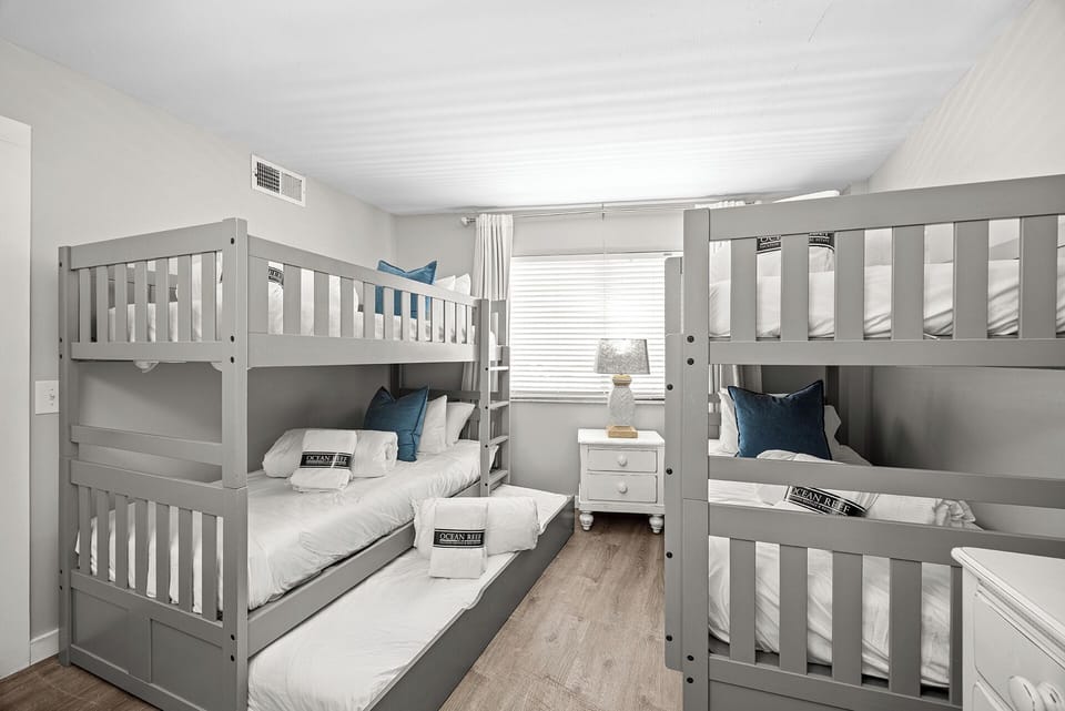 Mainsail 176 Bunk Room Alt