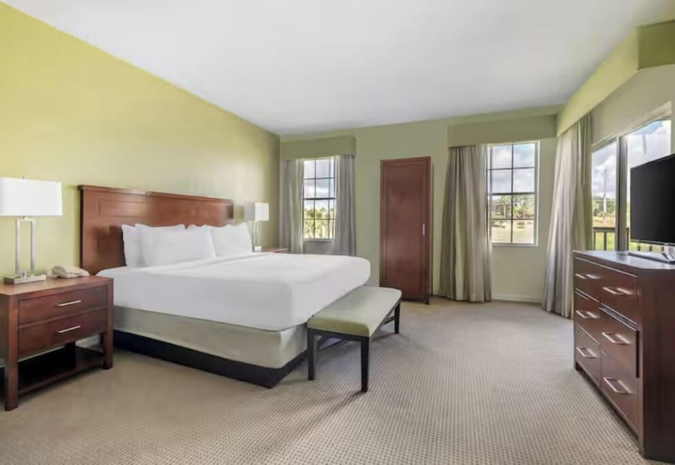 Wake up to open space, sunshine, and serene views.