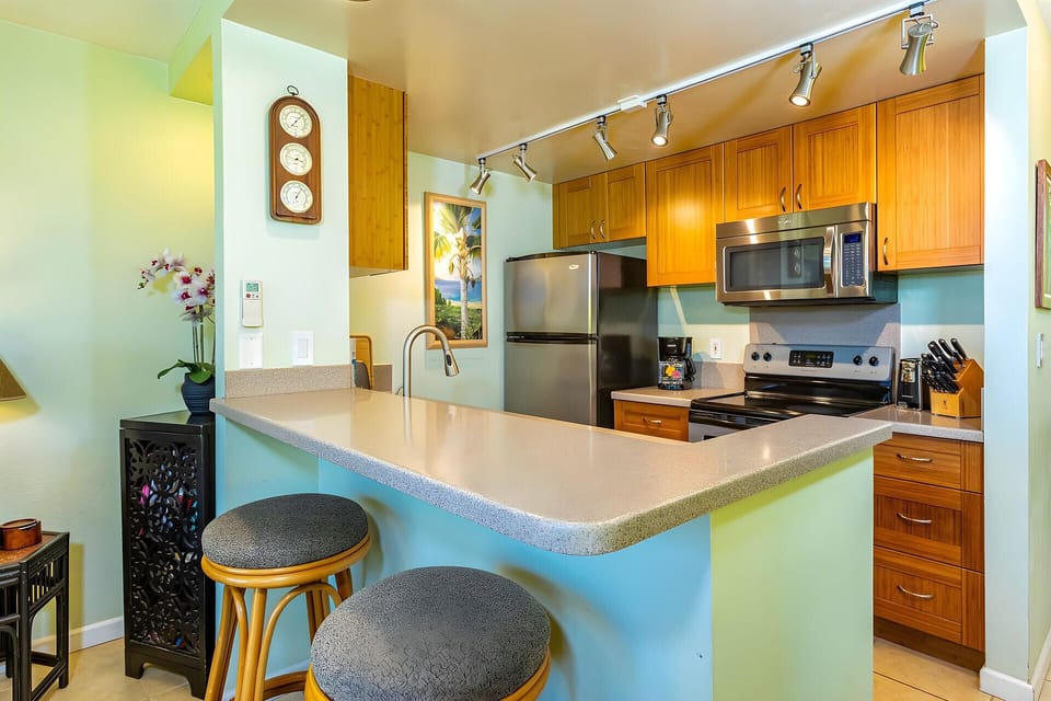 Kitchen With Island Seating