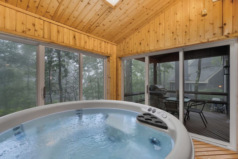 Indoor spa tub