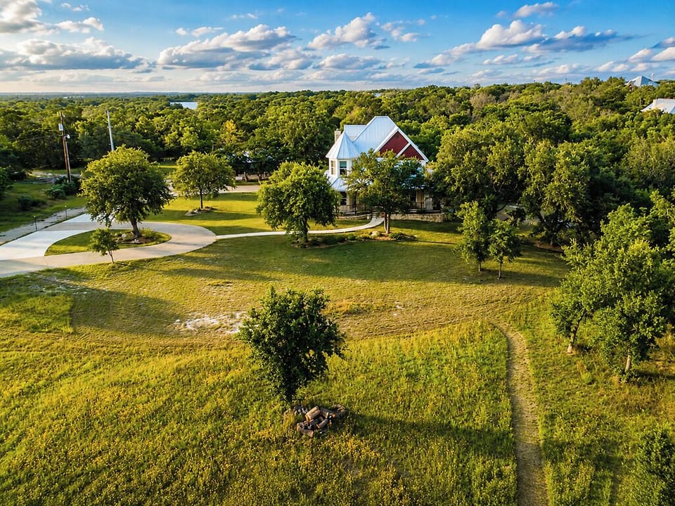 Hill Country setting ideal for any occasion