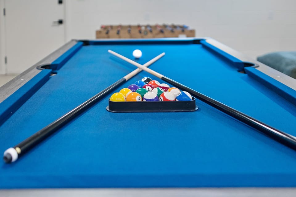 Pool table