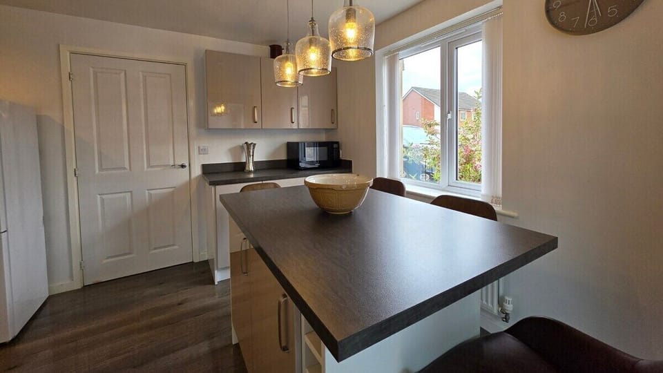Your fully stocked kitchen island is ready