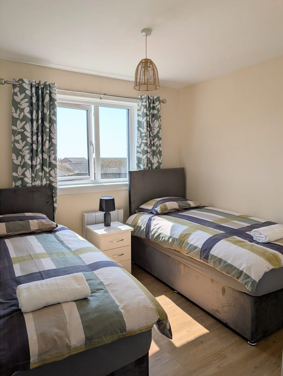 Twin Bedroom 