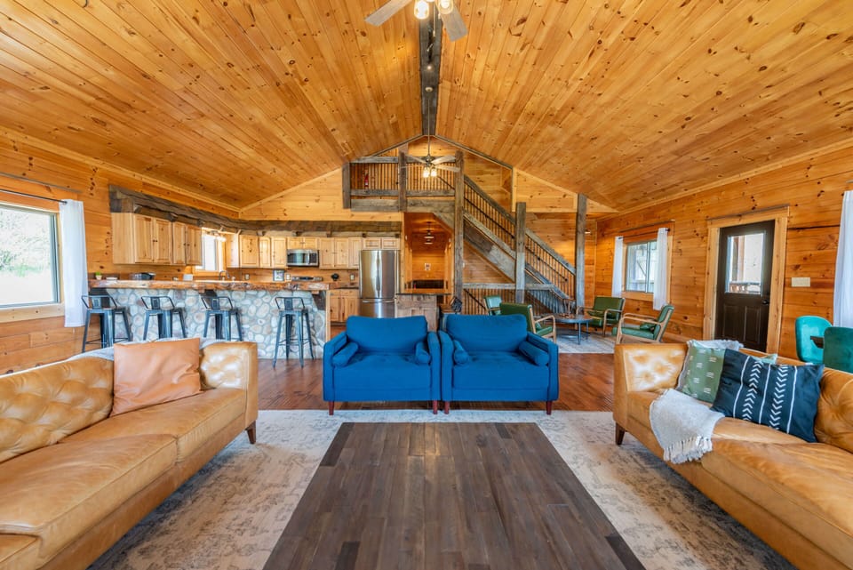 Living Room / Lounge