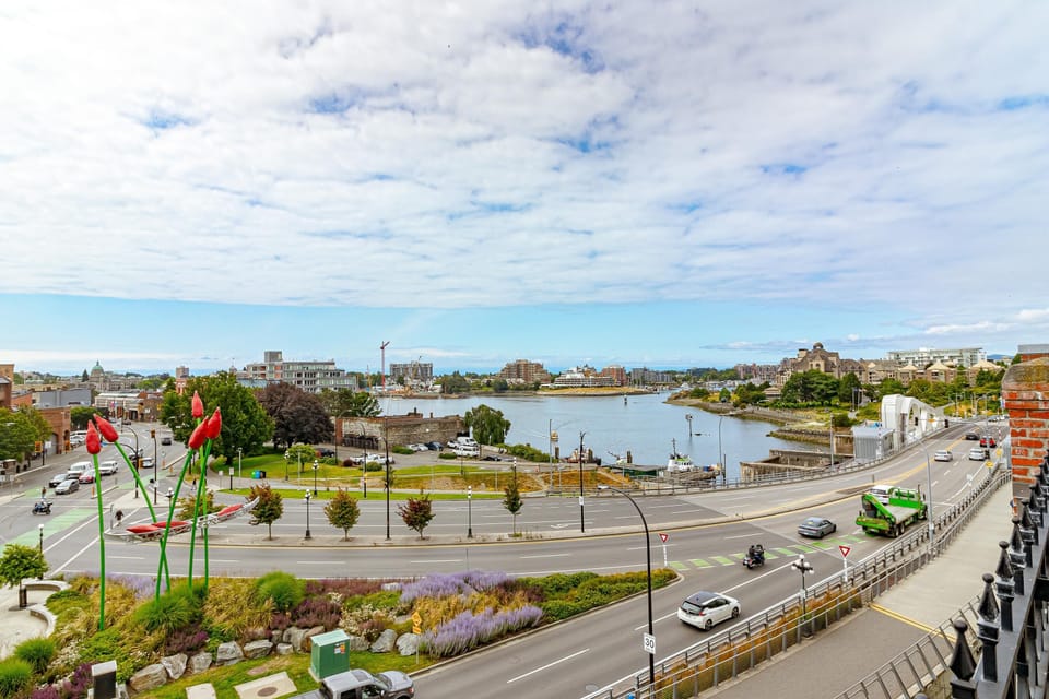 Admire stunning views of the surrounding city and waterways from this premier rooftop vantage point.
