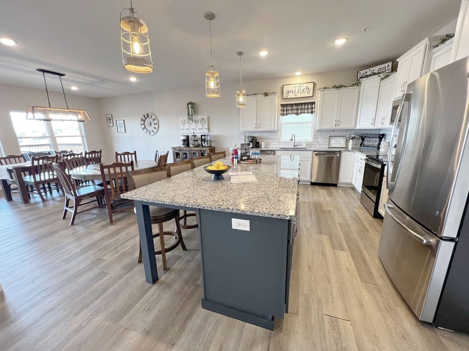 Huge island/granite countertops