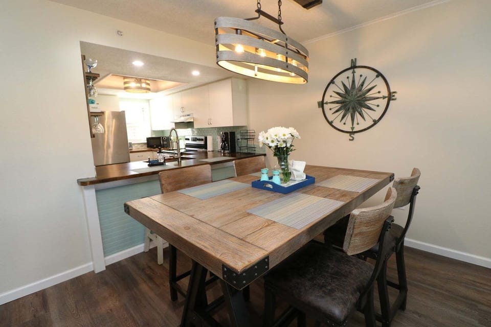St. Augustine Beach Rentals Dining Room