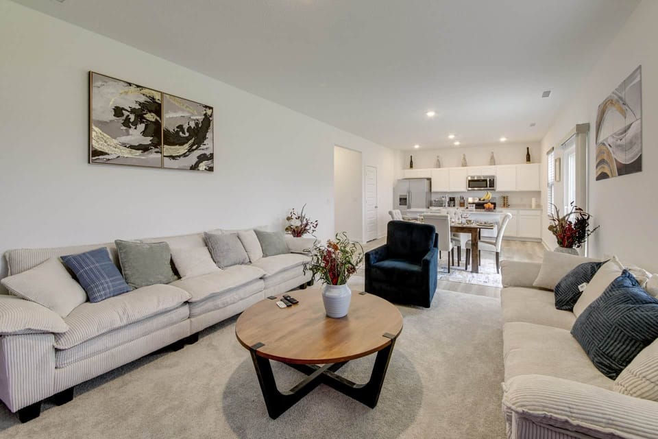 Open-Concept Living, Dining & Kitchen