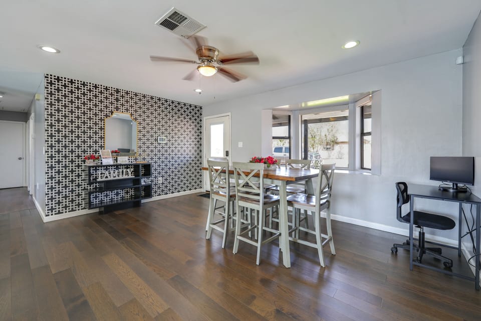 Dining Area & Workspace
