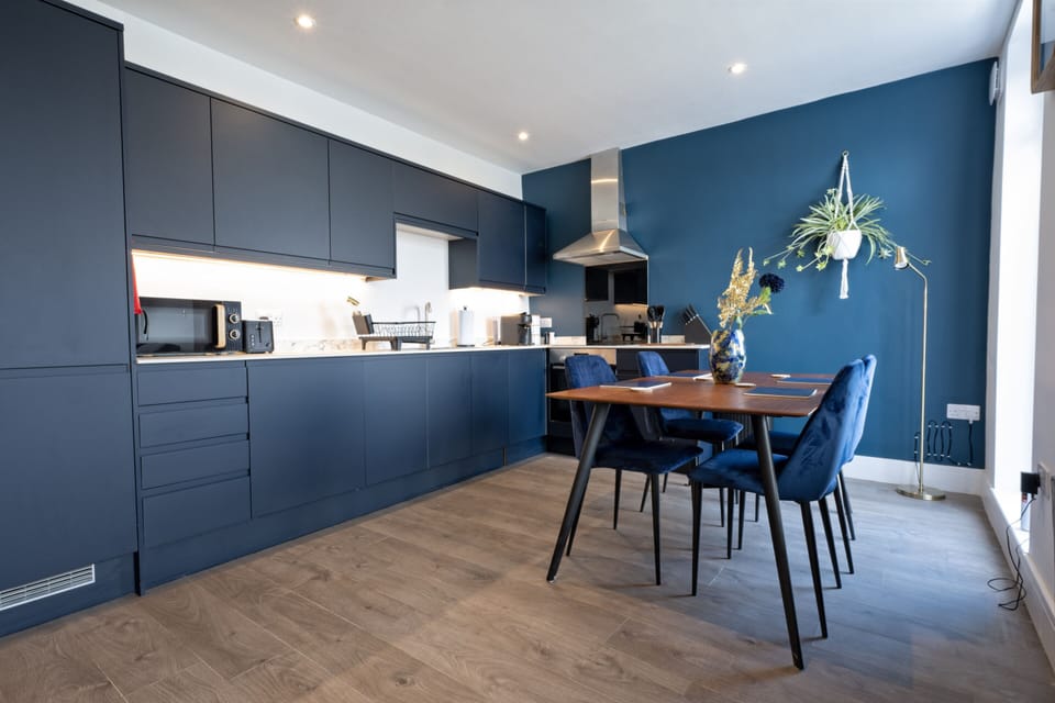 Kitchen with intergrated Appliances